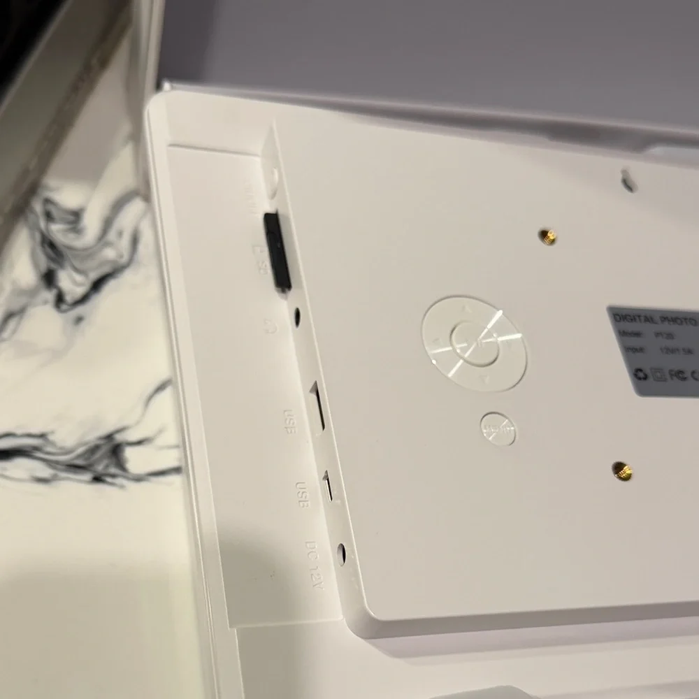 White Digital Photo Frame Box - Minimal Packaging